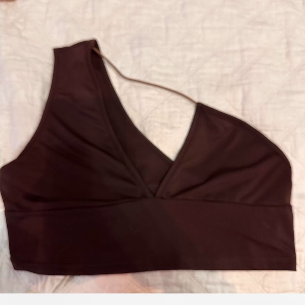 One shoulder crop top